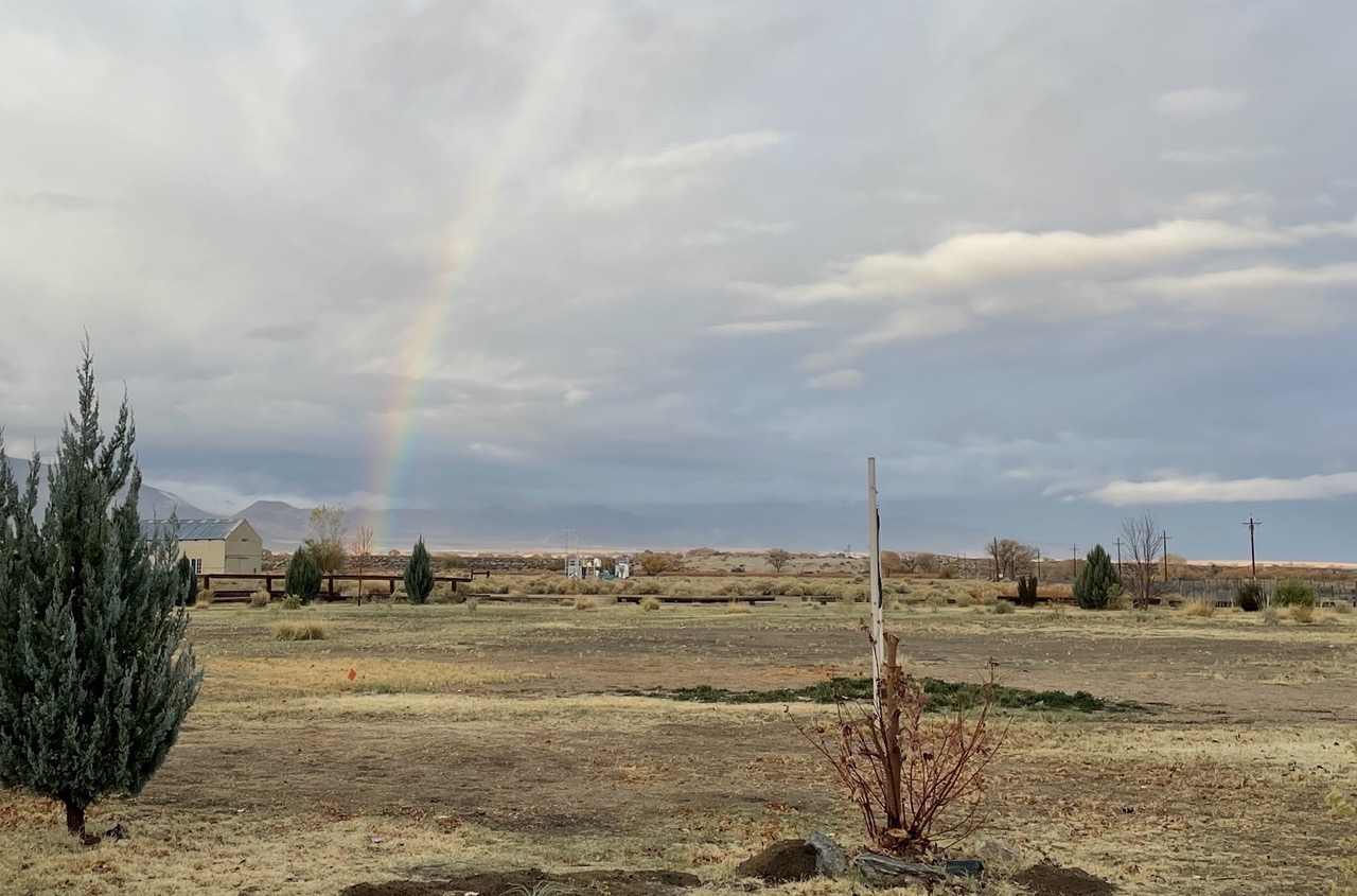 A lucky desert rainbow greets us as I roll up to the first day of class :D